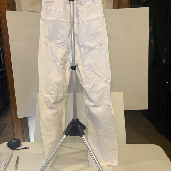 Agolde 90's Mid Rise Loose Fit White Jeans Size 23 Vanish White distressed - Picture 2 of 16